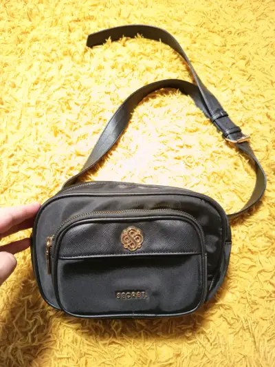 Bandolera negra doble cierre - miniatura 3