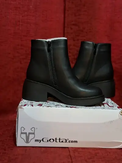 Botines negros con cierre lateral - miniatura 1