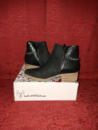 Botines negros con tacón bajo - miniatura 1