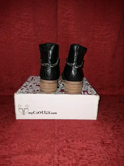 Botines negros con tacón bajo - miniatura 3