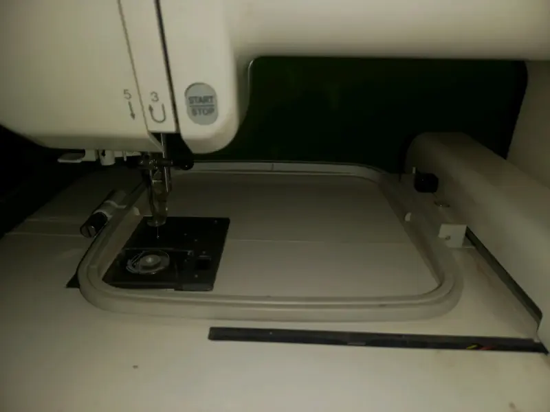 Máquina de bordar Janome Memory Craft 200E - 4
