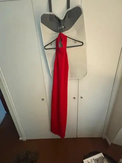 Vestido Zara rojo halter espalda descubierta - miniatura 2