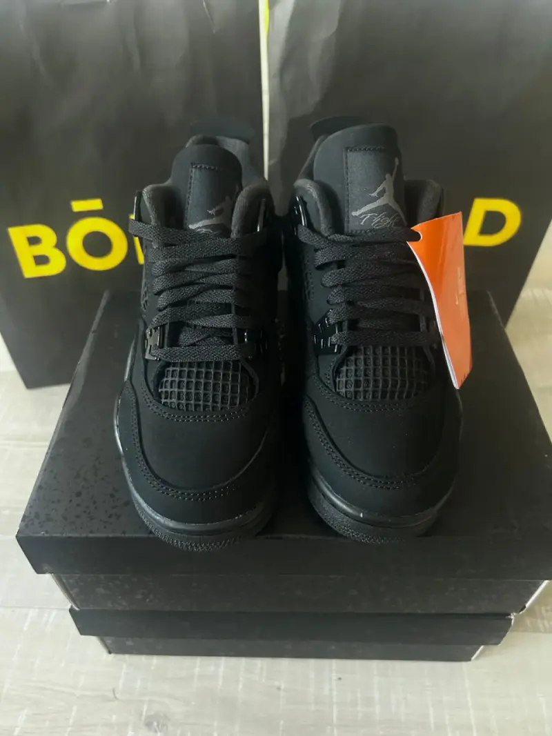 Zapatilla Jordan Retro 4 - 3
