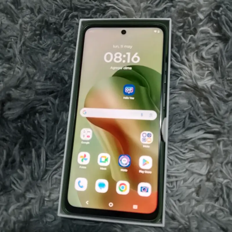 Smartphone moderno con caja - 1
