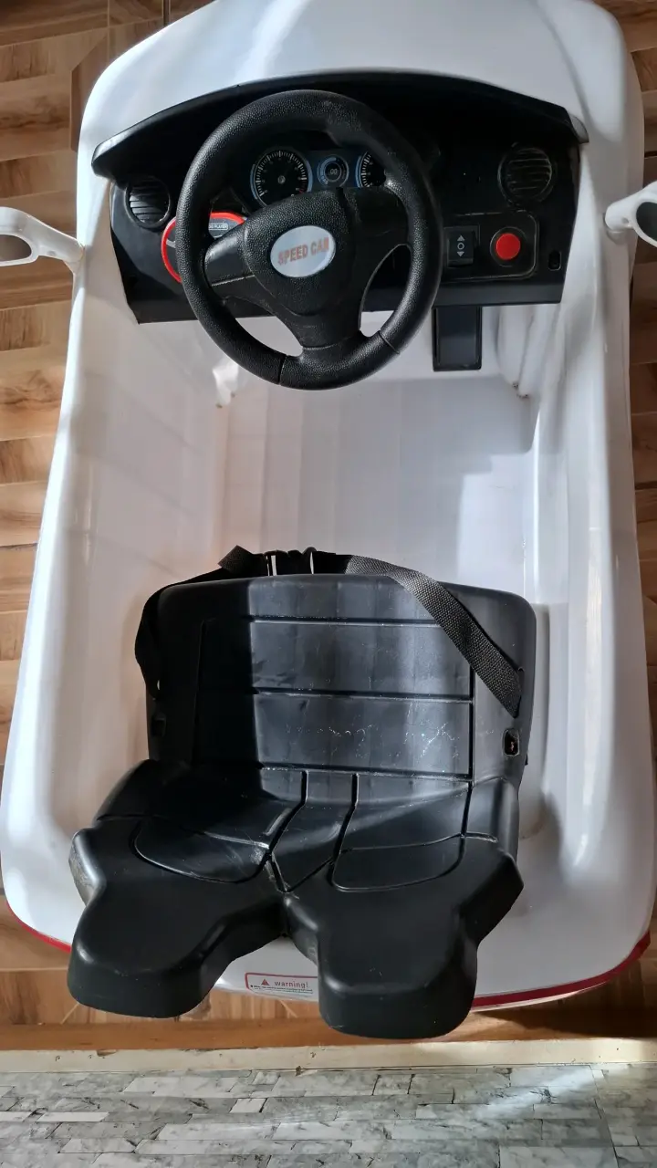 Auto eléctrico infantil blanco - 2