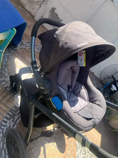 Coche de bebé Infanti - miniatura 1