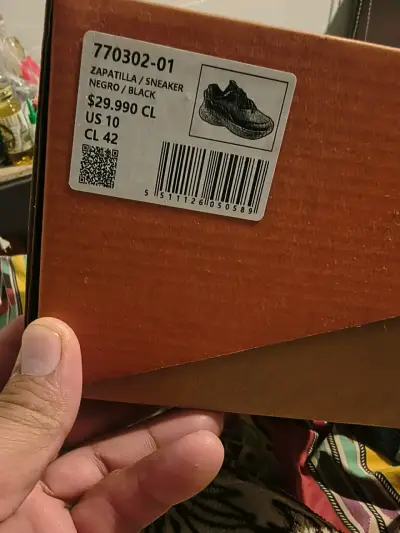 Zapatilla negra talla 42 - miniatura 1
