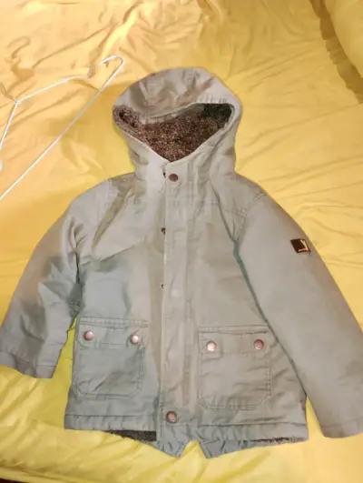 Parka infantil con capucha - miniatura 1