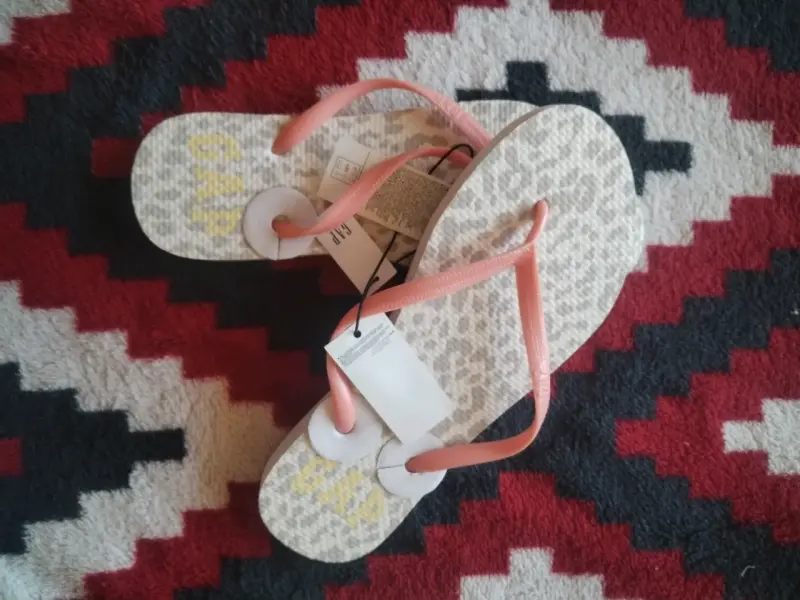 Sandalias flip-flop con diseño - 4