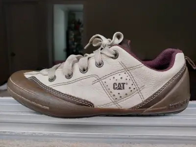 Zapatillas CAT blancas y café - miniatura 1