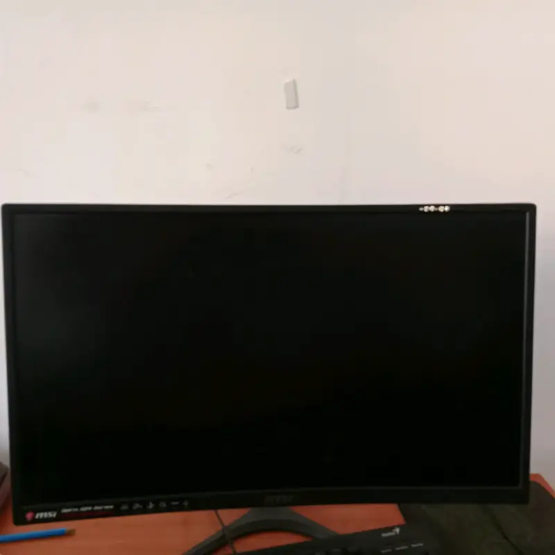Monitor curvo MSI Optix G24 - 2