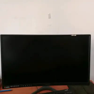 Monitor curvo MSI Optix G24 - miniatura 2