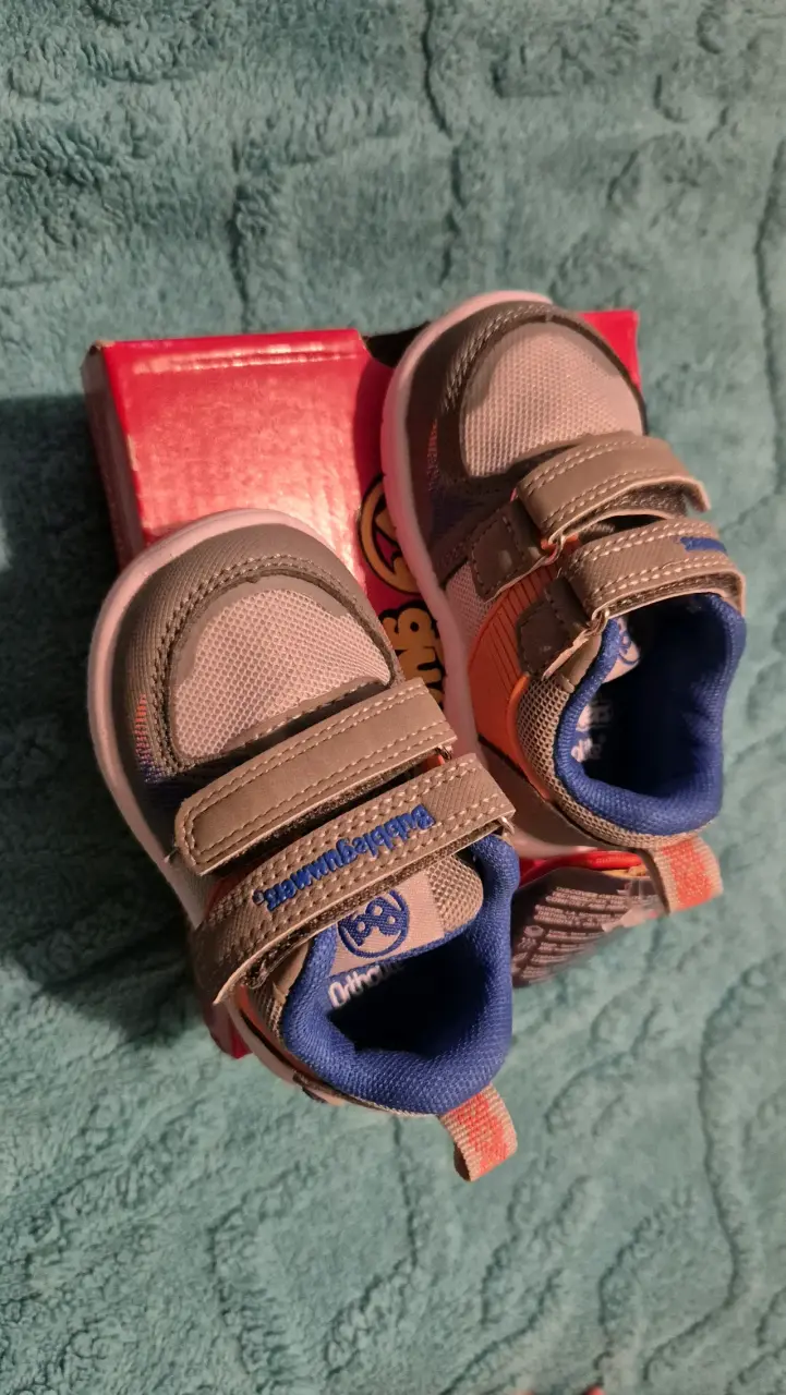 Zapatillas infantiles gris y azul - 2