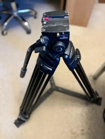 Trípode para cámara profesional - miniatura 3
