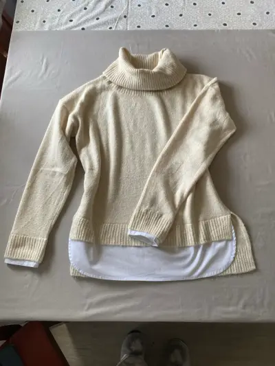 Suéter beige cuello alto - miniatura 1