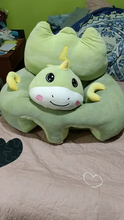 Silla apoyo de peluche verde - miniatura 1