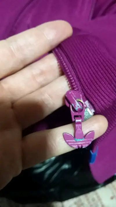 Chaqueta deportiva morada con rayas - miniatura 3