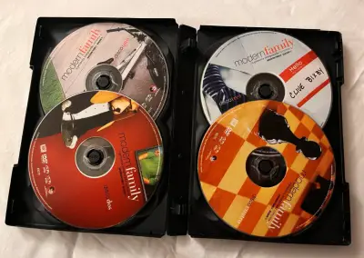 DVD Modern Family Temporada 1 - miniatura 3