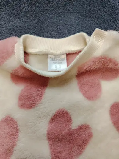 Conjunto para niña con corazones - miniatura 3