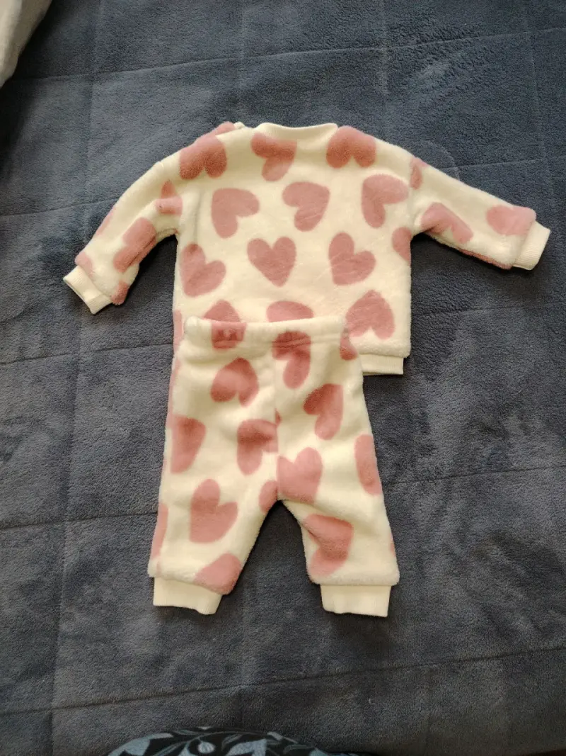 Conjunto para niña con corazones - 4