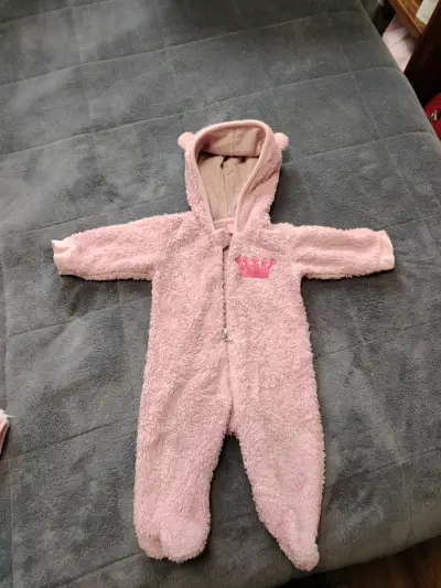 Mameluco peludo rosado para bebé - miniatura 1