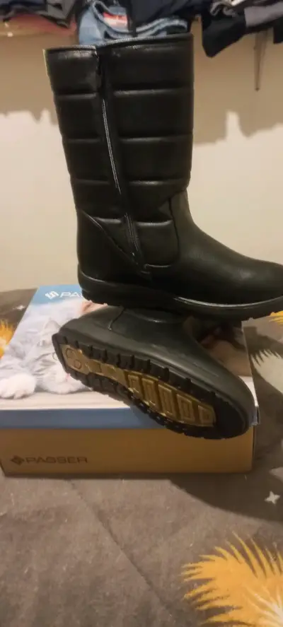 Botas negras de invierno - miniatura 1