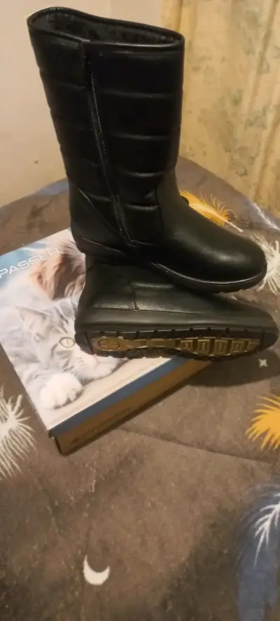 Botas negras de invierno - miniatura 3