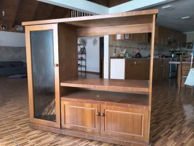 Mueble de madera para TV - miniatura 1