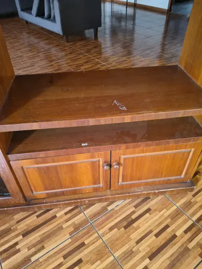 Mueble de madera para TV - miniatura 2