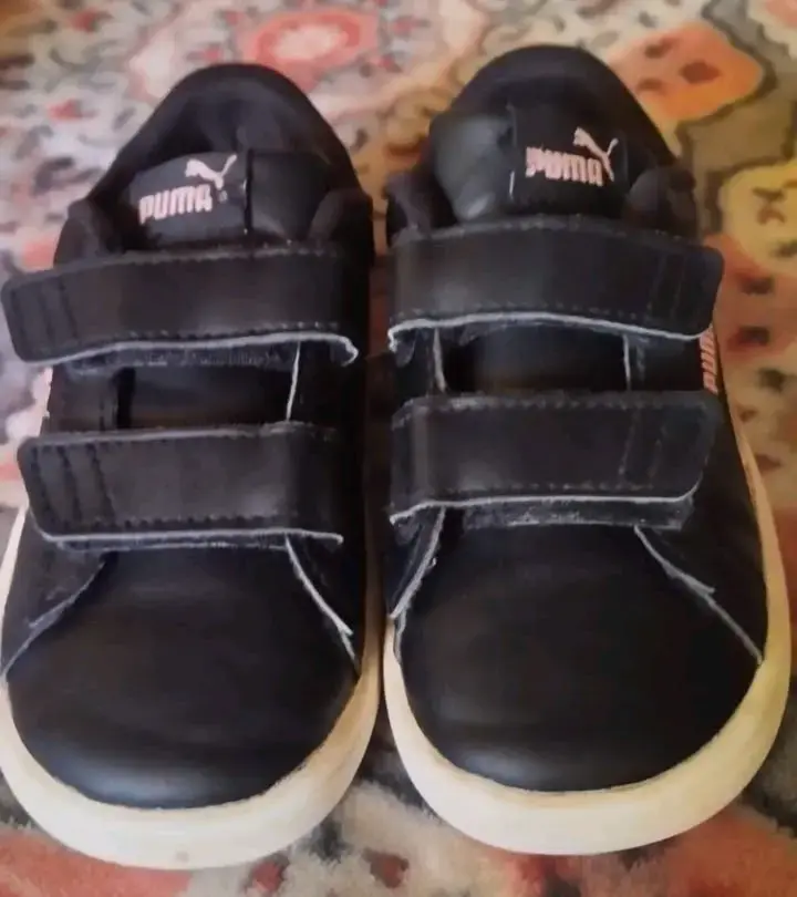 Zapatillas negras talla 27 con detalle rosa - 4