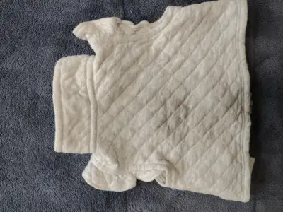 Chaleco acolchado blanco para niña - miniatura 3