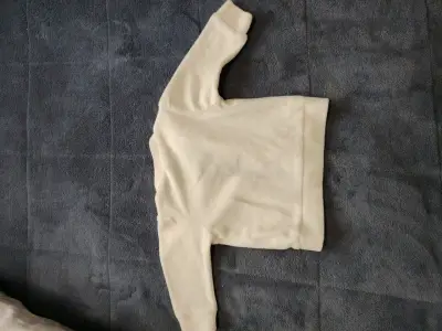 Chaqueta bebé blanca con bordado - miniatura 3
