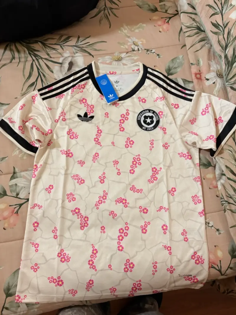 Camiseta Adidas estampado floral - 5