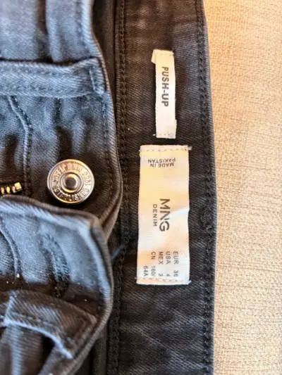 Jeans ajustados gris oscuro - miniatura 2
