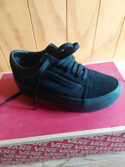 Zapatillas negras Vans - miniatura 1