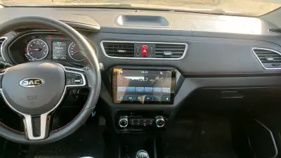Auto JAC Js2 2023 - miniatura 1