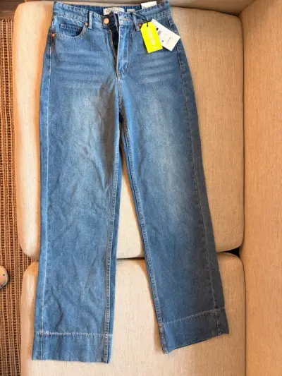 Jeans azul básico nuevo con etiqueta - miniatura 1