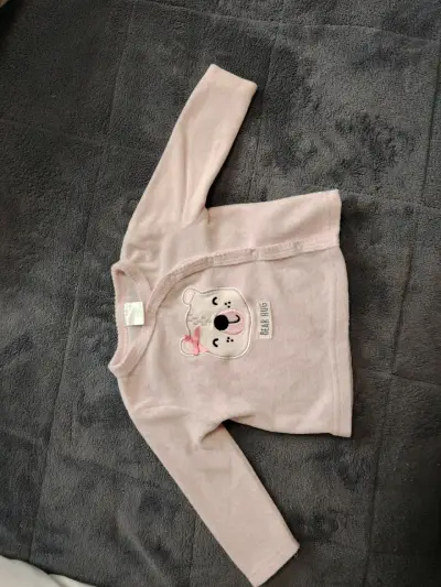 Polera rosada de bebé con oso - miniatura 1