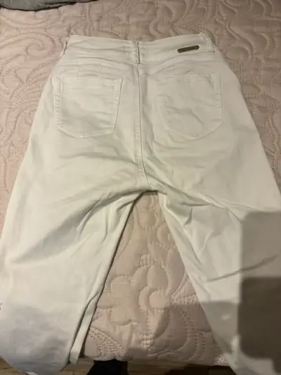 Pantalones blancos para mujer - miniatura 3