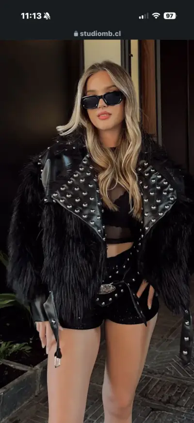 Chaqueta negra con tachas - miniatura 1