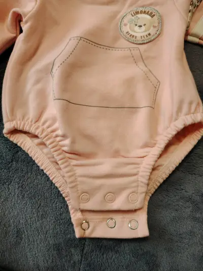 Body de bebé rosado con oso - miniatura 4
