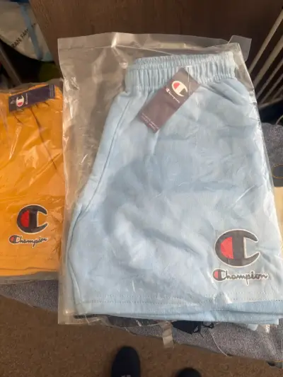 Shorts Champion celestes y amarillos negro y verde - miniatura 1