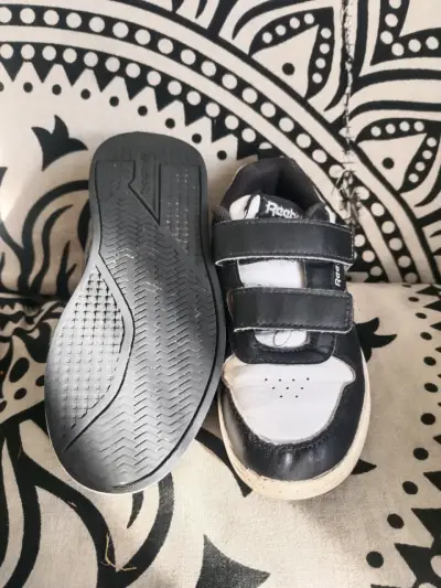 Zapatillas negras Reebok con velcro - miniatura 2