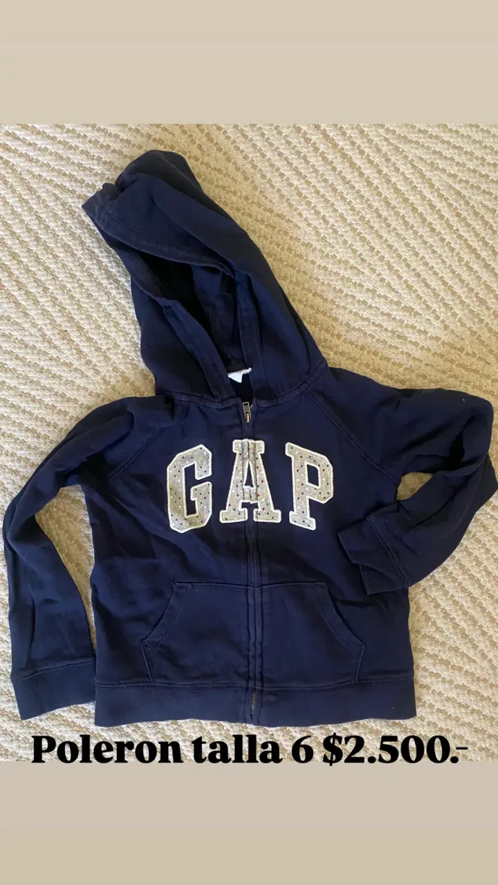 Polerón azul con capucha GAP