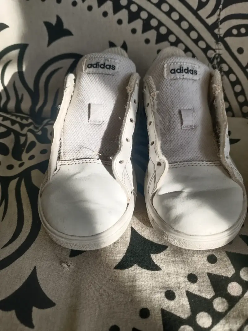 Zapatillas adidas blancas usadas