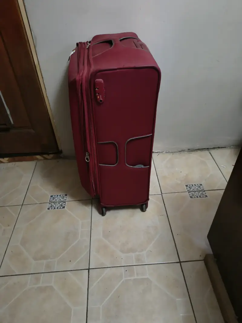 Maleta roja grande con ruedas - 2