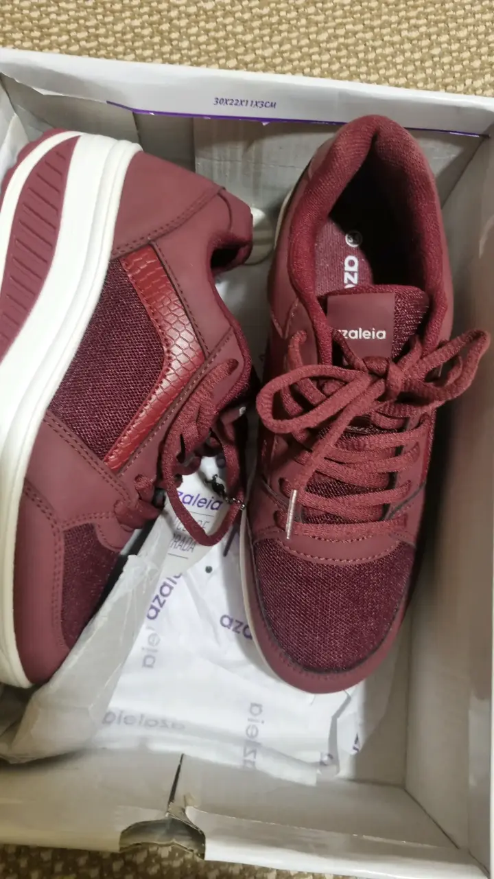 Zapatillas burdeos Azaleia