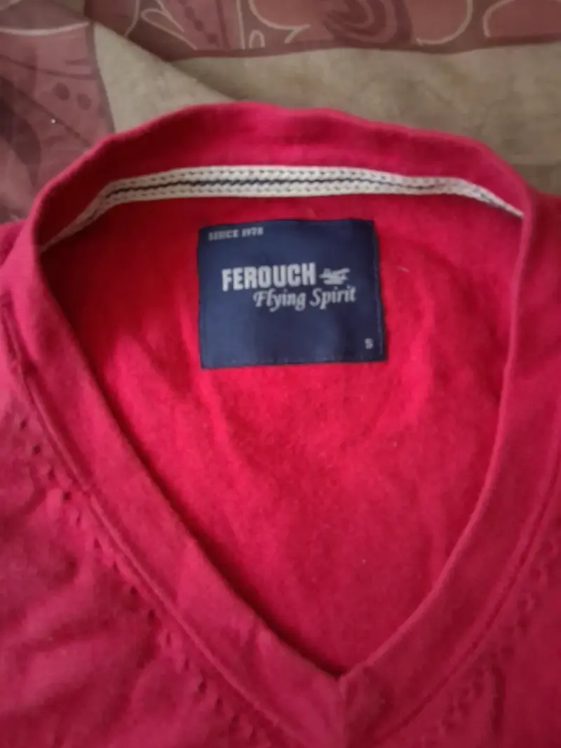 Suéter rojo cuello en V - 3