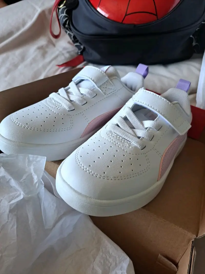 Zapatillas blancas de niños - 1