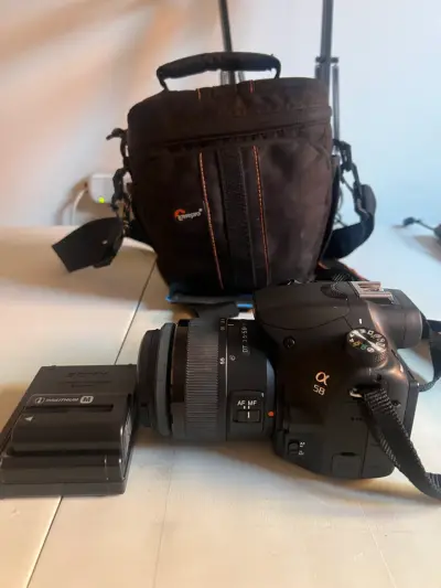 Cámara Sony con accesorios - miniatura 2
